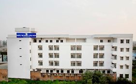 Hotel The White Lotus View Pvt Ltd  3*
